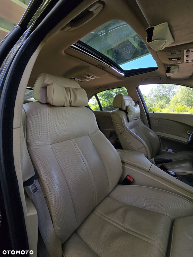 BMW Seria 5 525d - 17