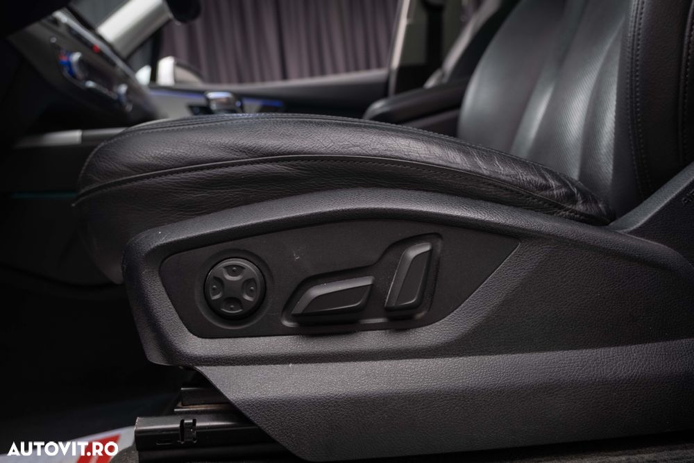 Audi Q7 ver-25t-awd-chequered-flag - 24