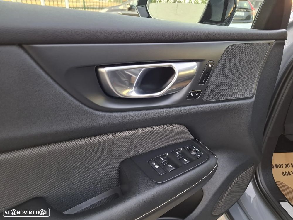 Volvo V60 2.0 T6 AWD TE R-Design - 24