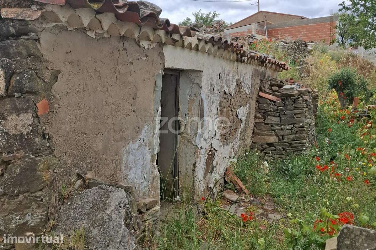 Ruína para recuperar em Monte Velho, São Barnabé, Almodôvar - Grande imagem: 4/12