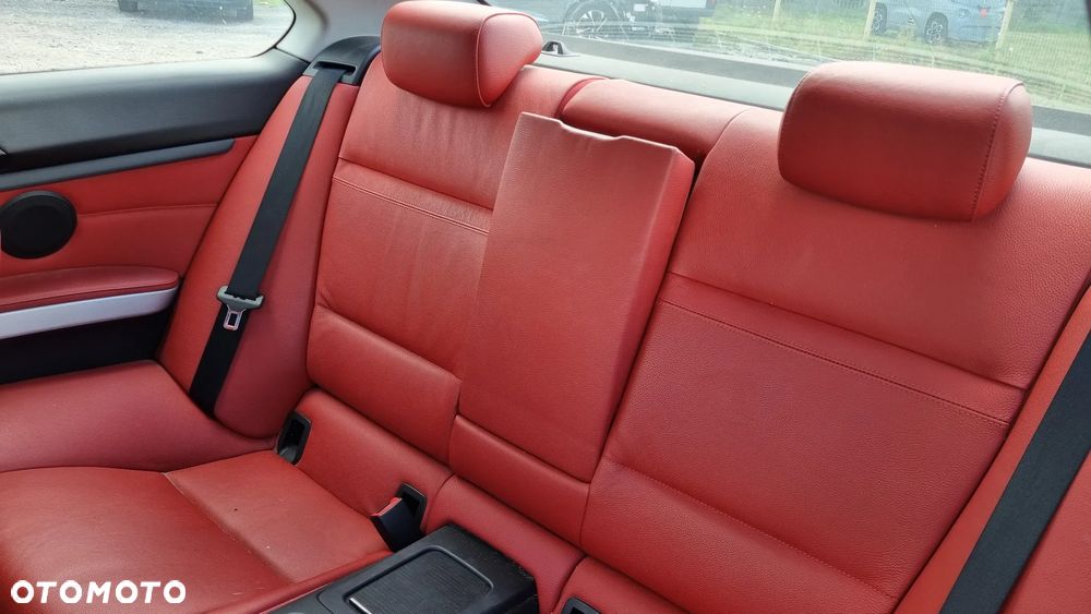 BMW Seria 3 330d xDrive - 25