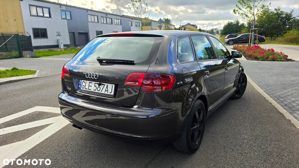 Audi A3 Sportback 2.0 TDI Ambiente S tronic - 4