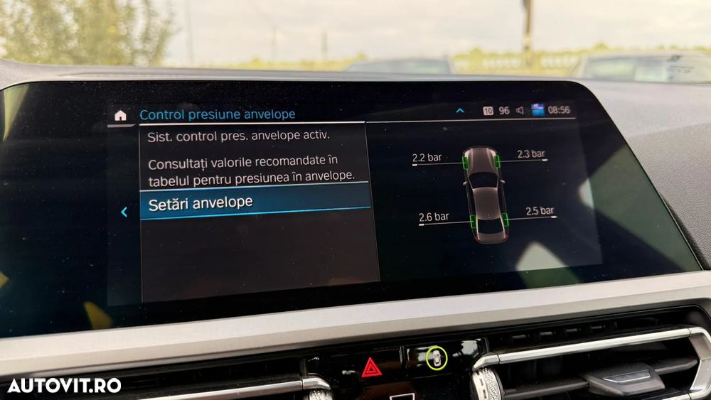 BMW Seria 3 320i Aut. Sport Line - 31