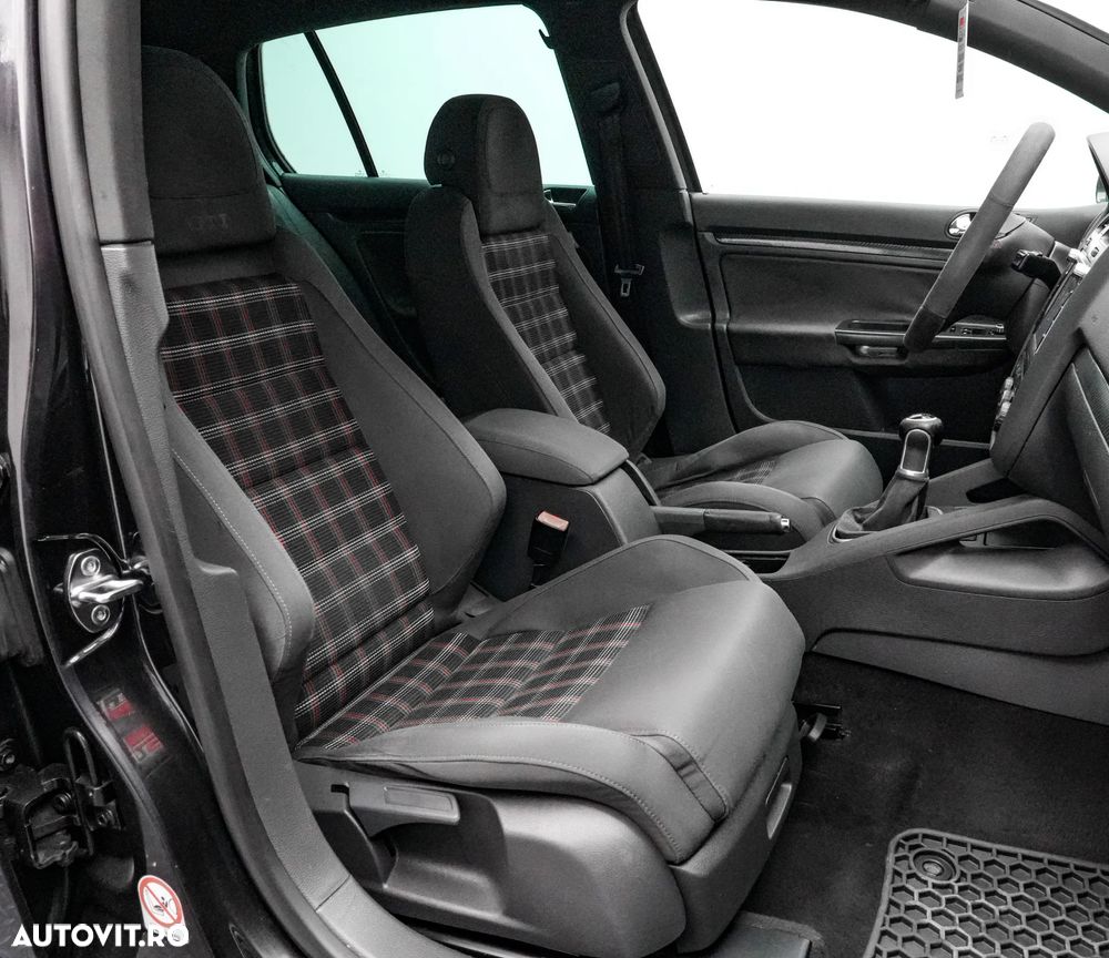 Volkswagen Golf 2.0 FSI GTI - 15