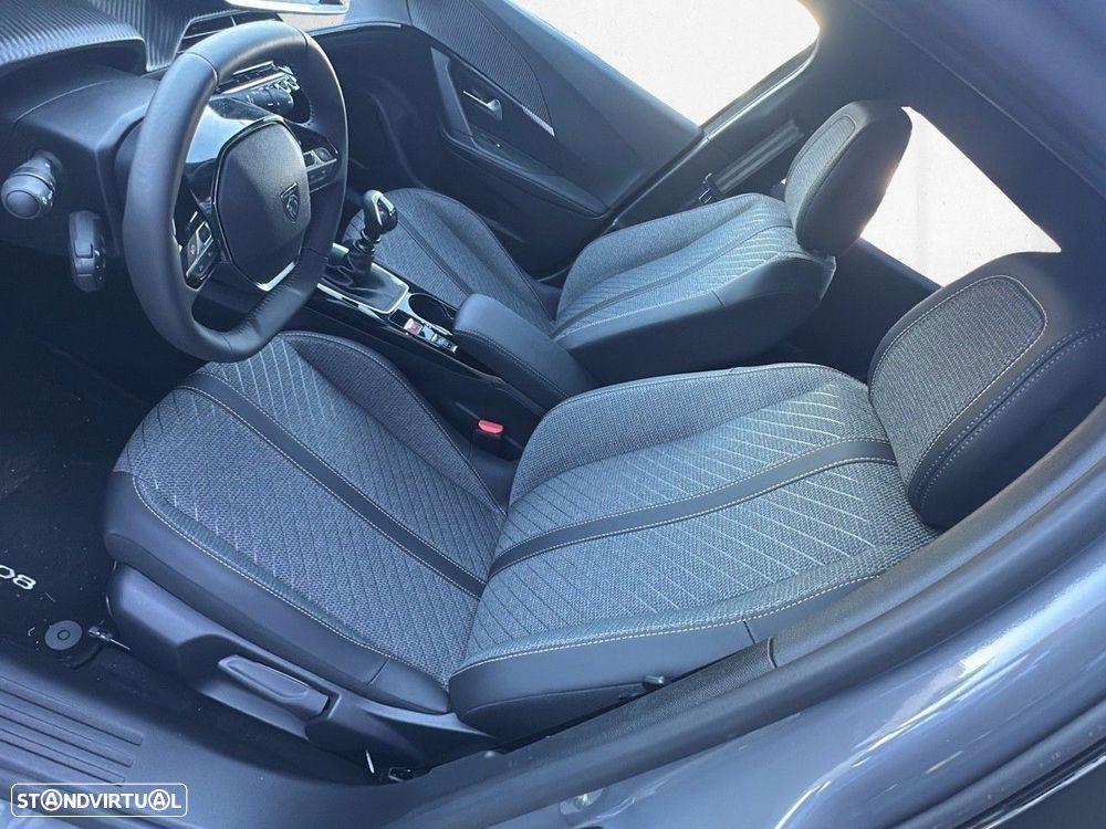 Peugeot 2008 1.2 PureTech Allure - 9
