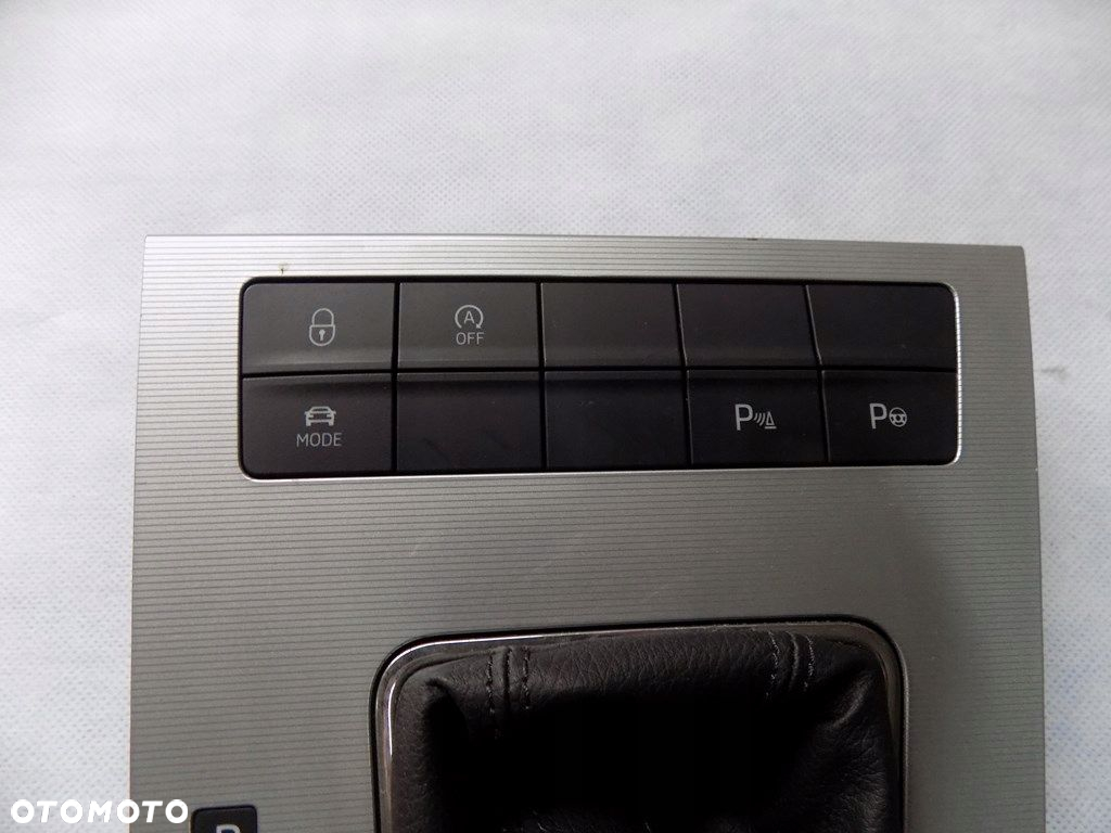 DW SKODA OCTAVIA 3 GAŁKA ZMIANY BIEGÓW 5E1713203M - 2