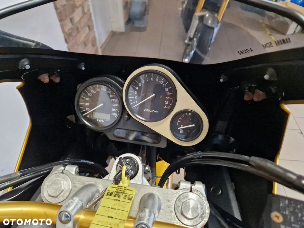 Yamaha FZS - 25