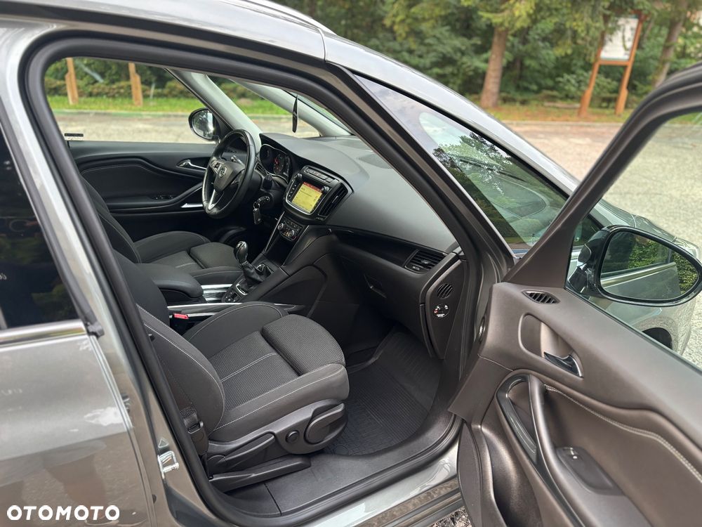 Opel Zafira - 10