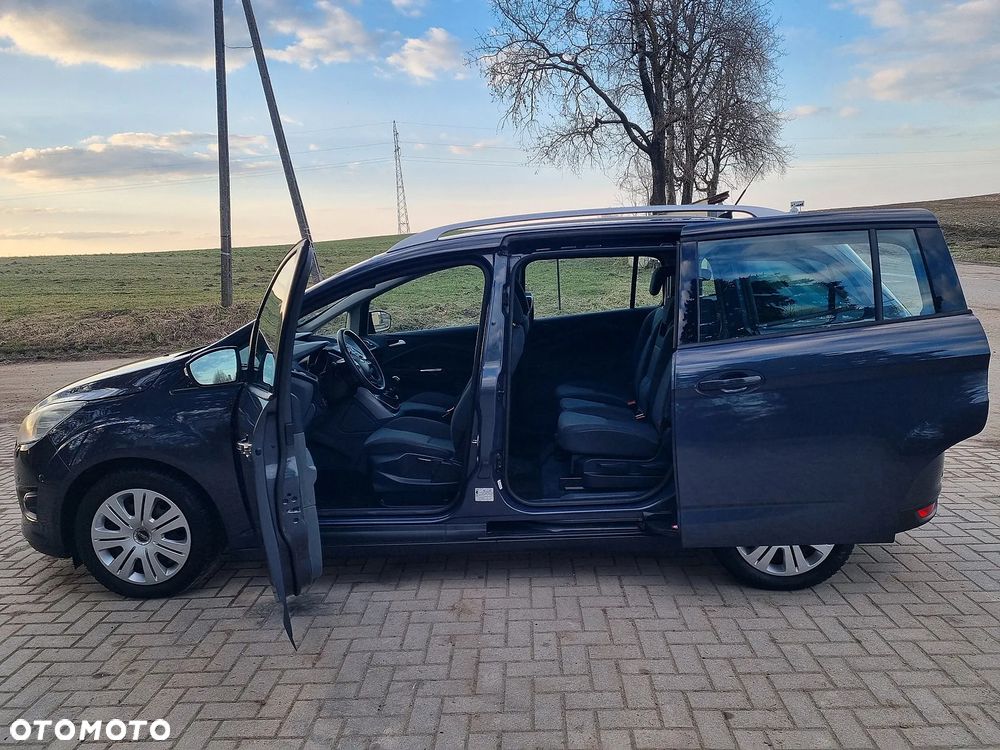 Ford Grand C-MAX - 11