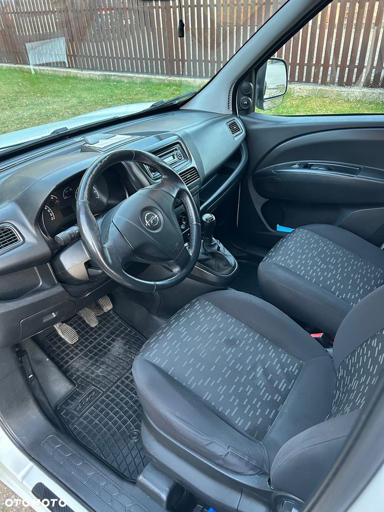 Opel COMBO - 8