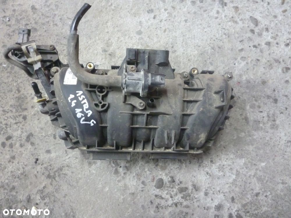 OPEL ASTRA II CORSA D 1.4 16V KOLEKTOR SSACY 55559831