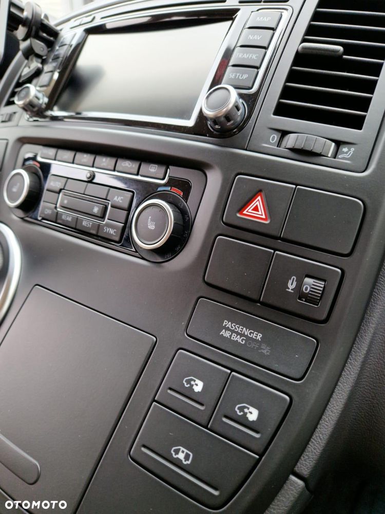 Volkswagen Multivan - 9