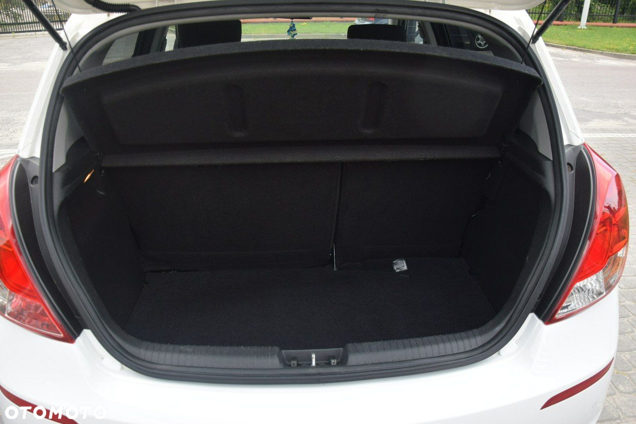 Hyundai i20 1.25 Wersja Jubileuszowa - 17