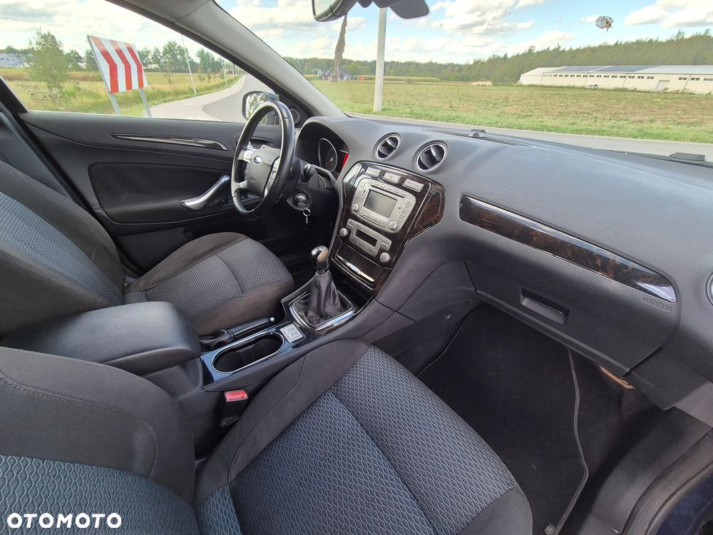 Ford Mondeo 2.0 Ghia X100 / X - 23