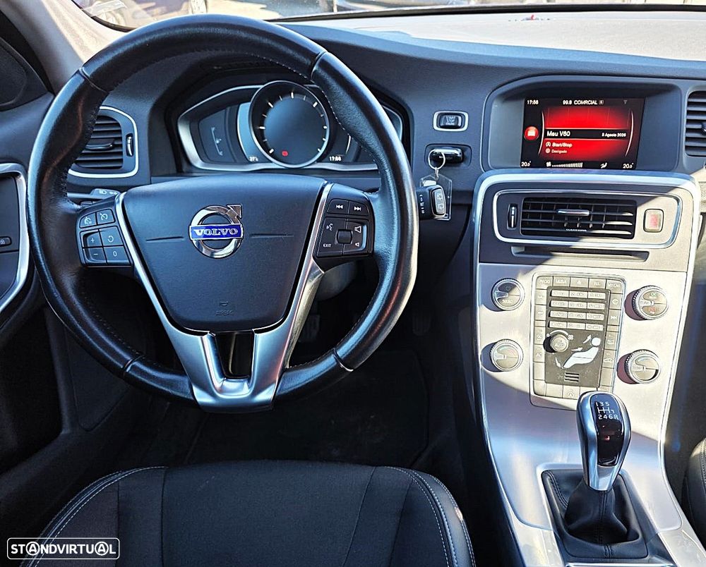 Volvo V60 2.0 D2 Momentum - 16