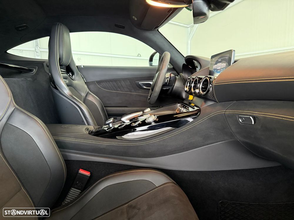 Mercedes-Benz AMG GT R - 12