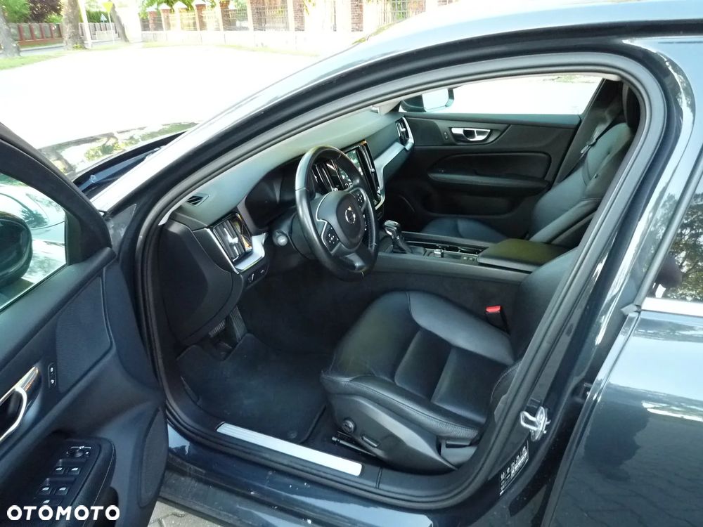Volvo V60 D3 Drive-E Momentum - 10
