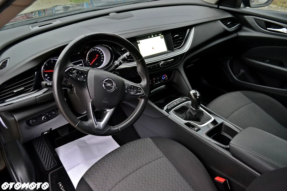 Opel Insignia - 12