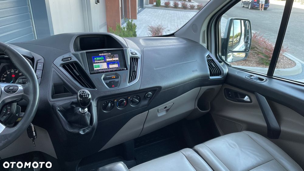 Ford Tourneo Custom - 14