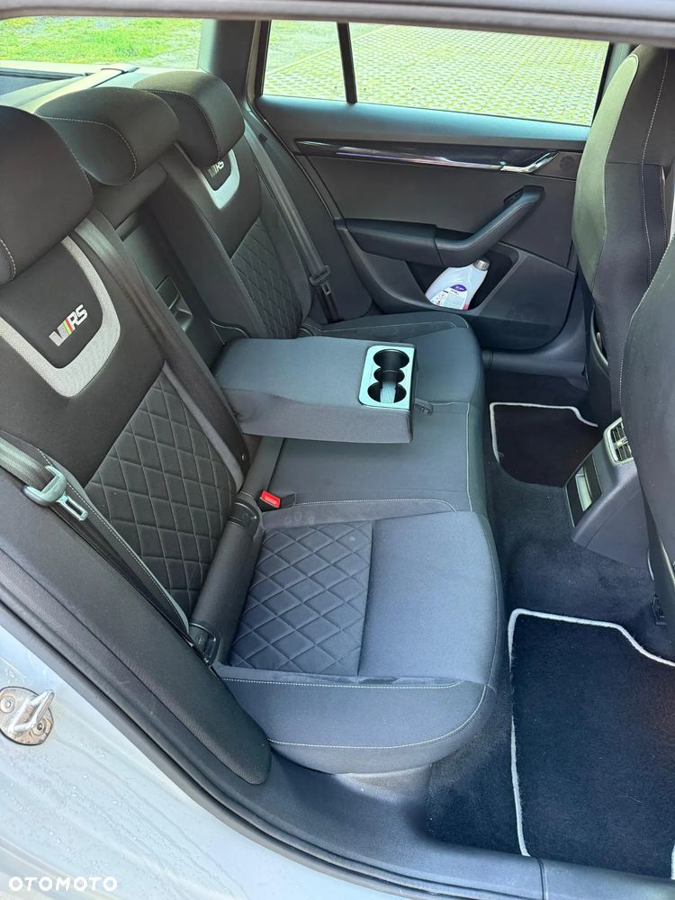 Skoda Octavia 2.0 TDI DSG RS - 21