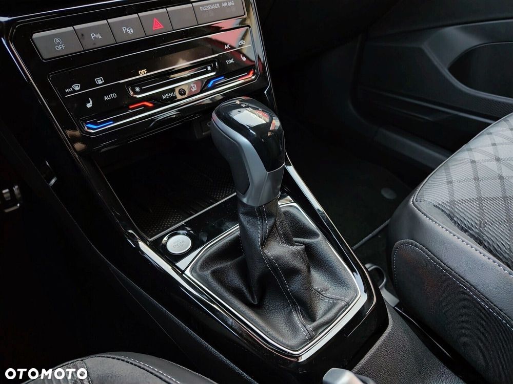 Volkswagen T-Cross 1.0 TSI R-Line Plus DSG - 15