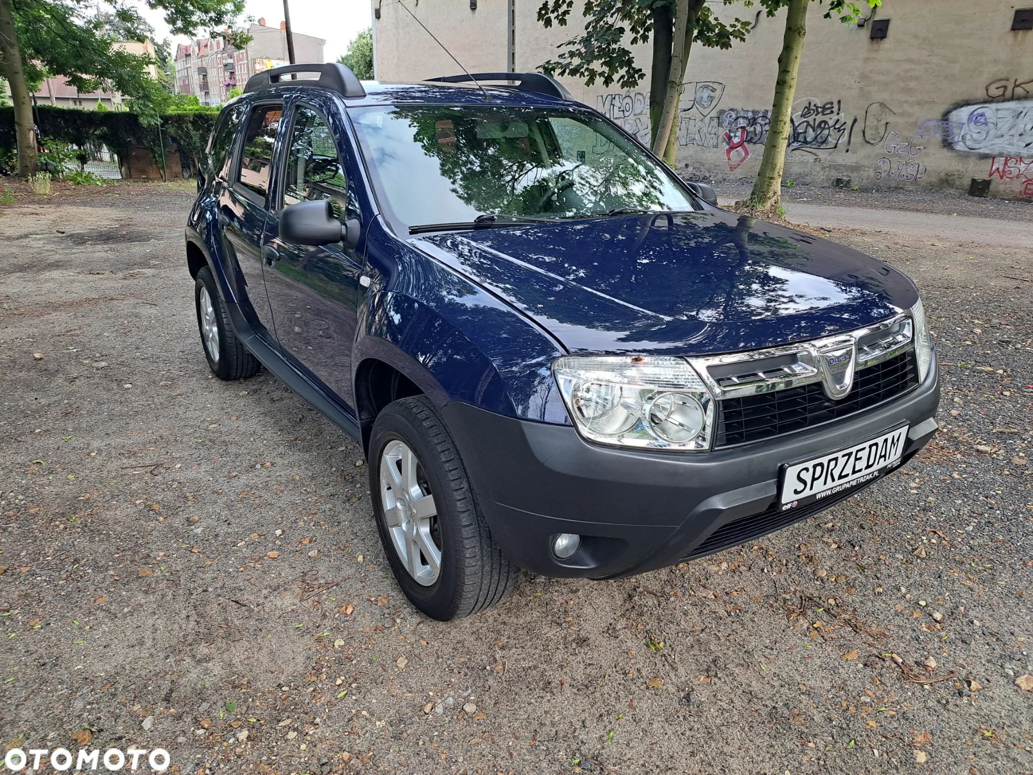 Dacia Duster 1.6 16V 4x2 Laureate - 1