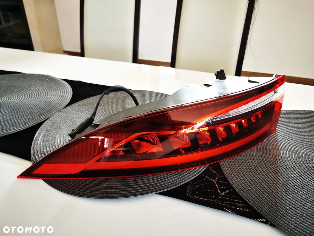 Lampa tylna lewa Jaguar XF II X260 Sportbrake kombi - 2