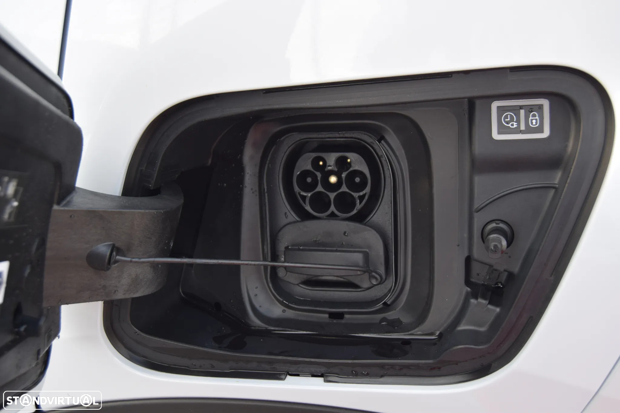 Peugeot e-2008 54 kWh Active - 10