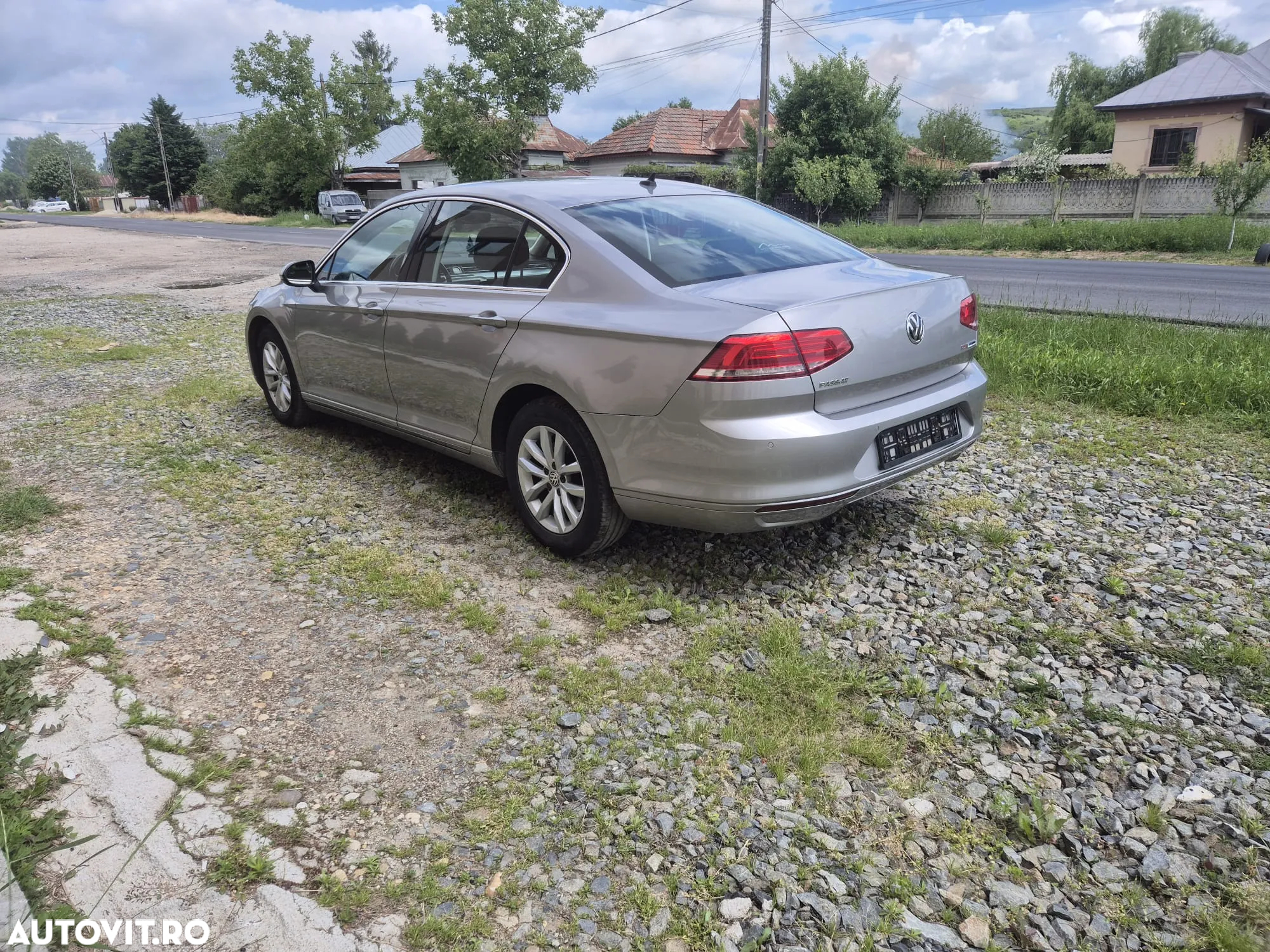 Volkswagen Passat 1.6 TDI (BlueMotion Technology) Comfortline - 11