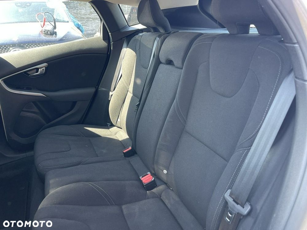 Volvo V40 D2 Kinetic - 12