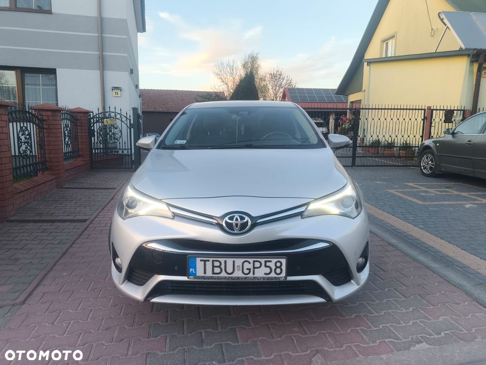Toyota Avensis 2.0 D-4D Premium - 12