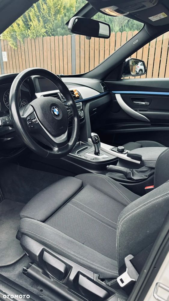 BMW Seria 3 330i xDrive - 14