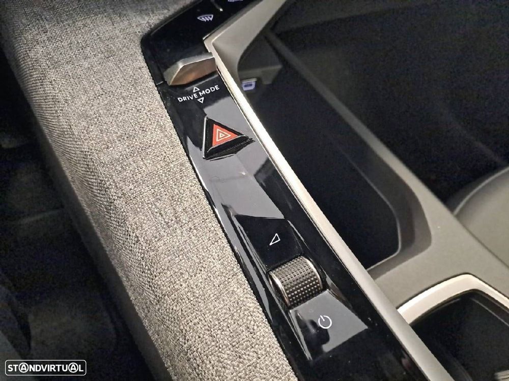 Peugeot 5008 1.2 Hybrid Allure e-DCS6 - 23