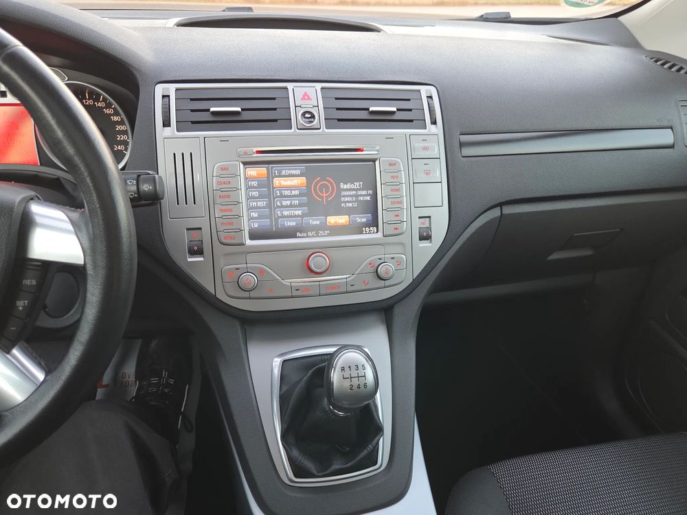 Ford Kuga - 15
