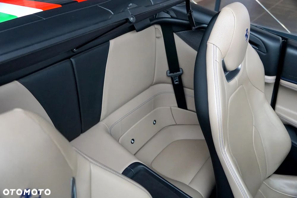 Ferrari Portofino - 30