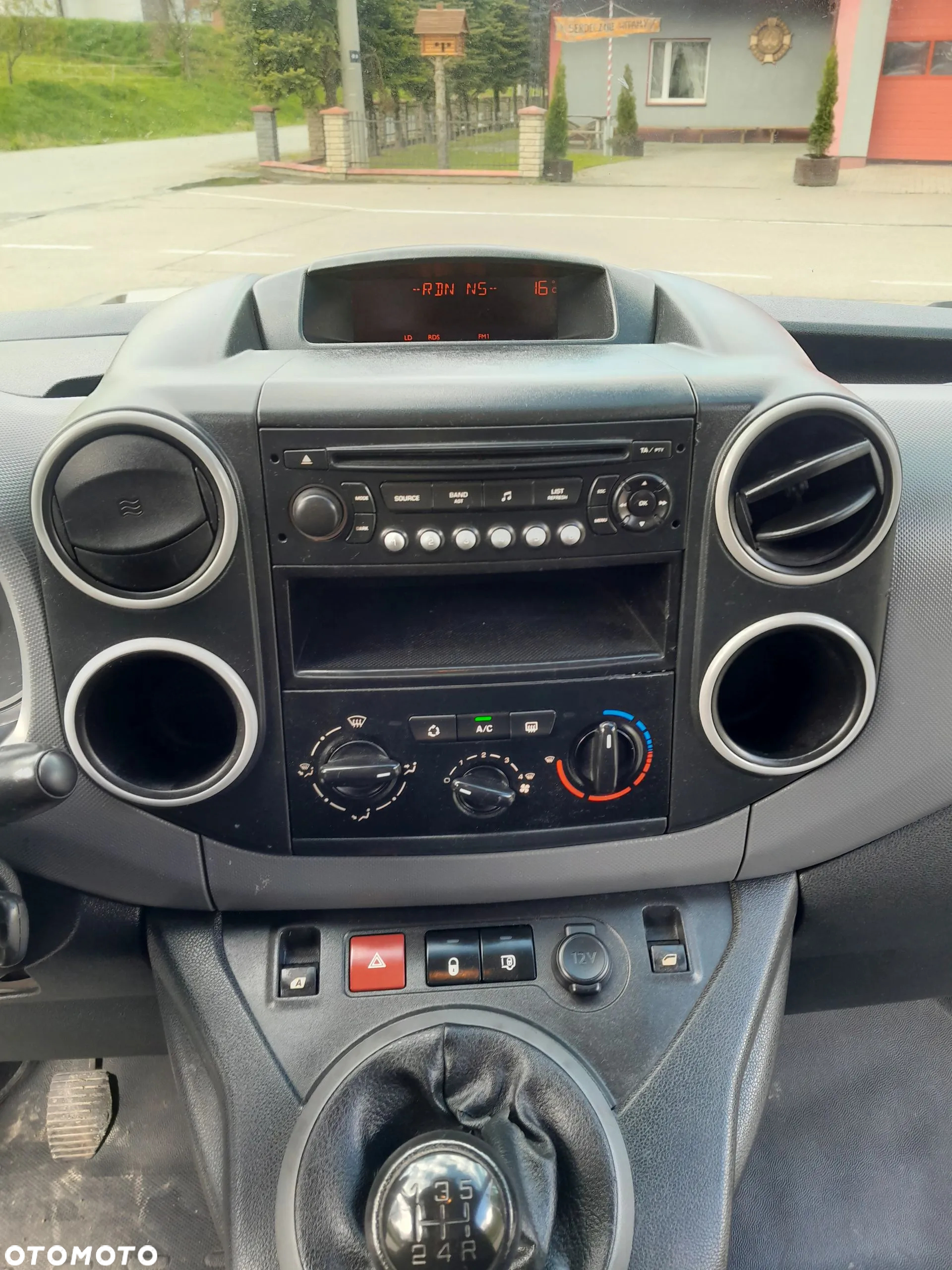 Citroën BERLINGO - 11