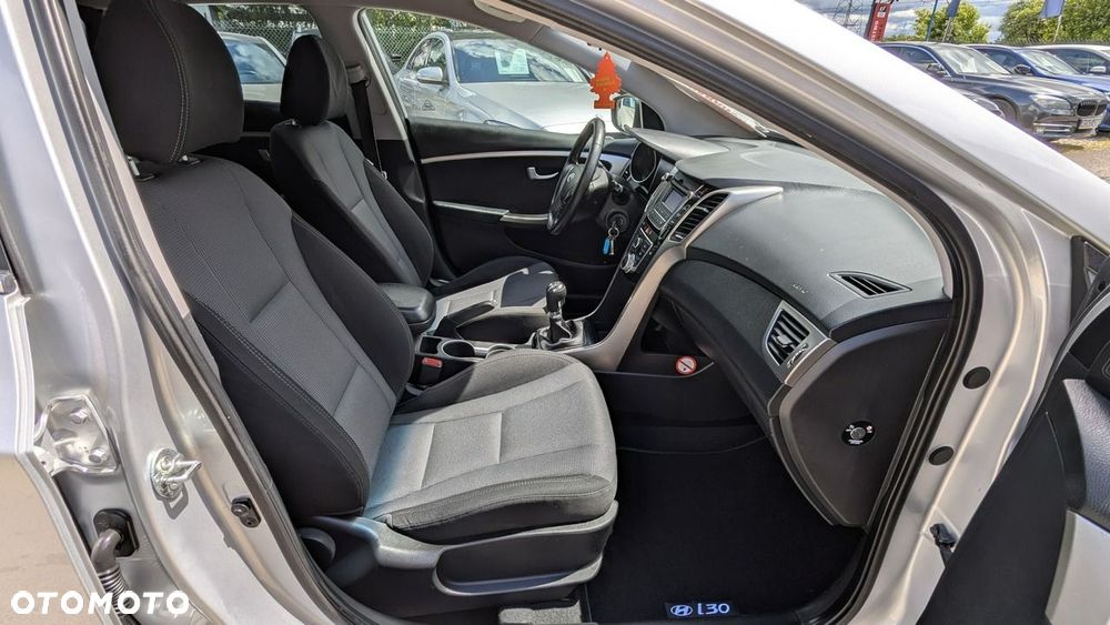 Hyundai i30 - 23