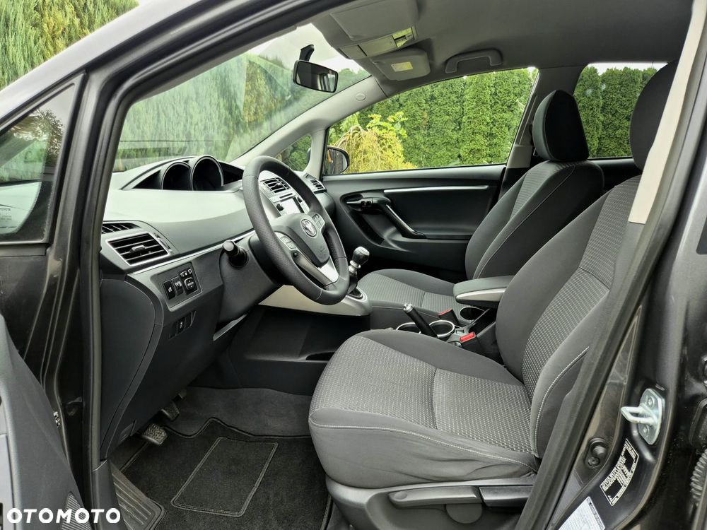Toyota Verso 1.6 D-4D Premium 7os EU6 - 15