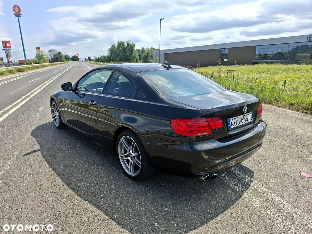 BMW Seria 3 318i M Sport Edition - 4