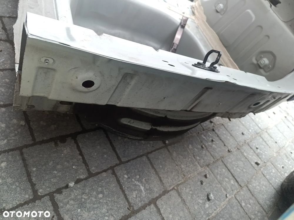 RENAULT CAPTUR pas +wanna prawy TYŁ - 5