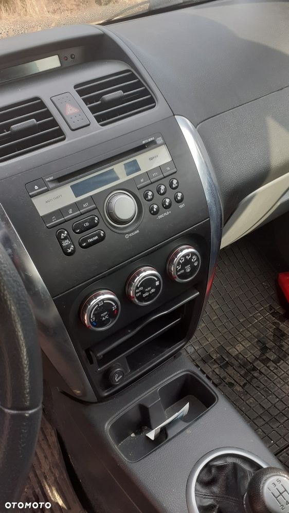 Suzuki SX4 - 4