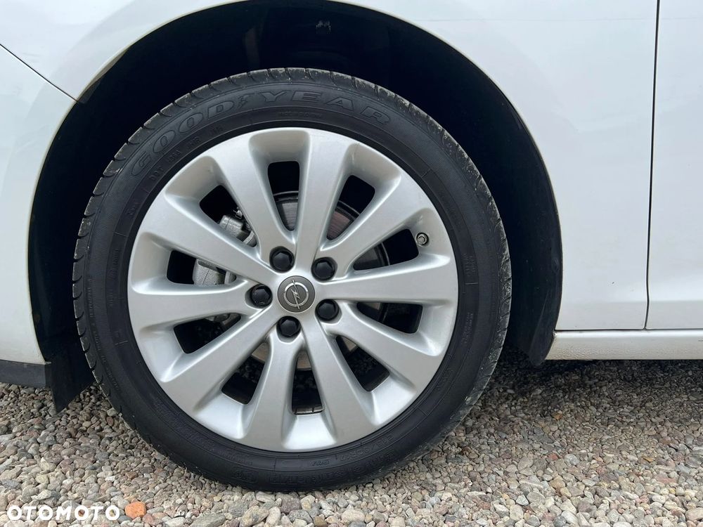 Opel Astra 1.4 Turbo - 26