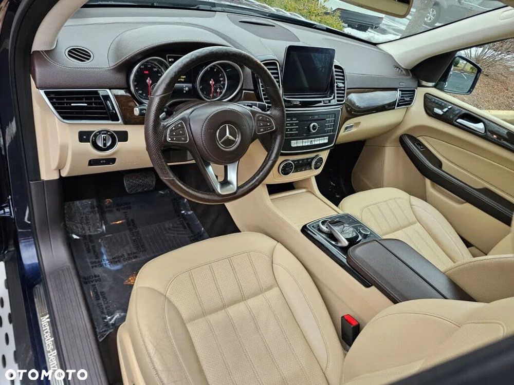 Mercedes-Benz GLS - 7