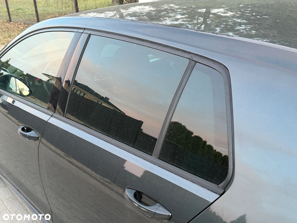 Volkswagen Golf - 28