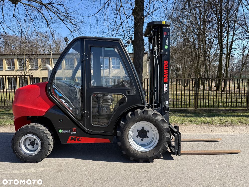 Manitou Terenowy Wózek Widłowy MC25-4 - 2