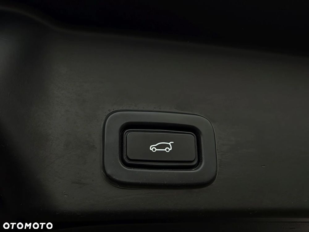 Land Rover Range Rover Evoque 2.0 D180 mHEV R-Dynamic SE - 35