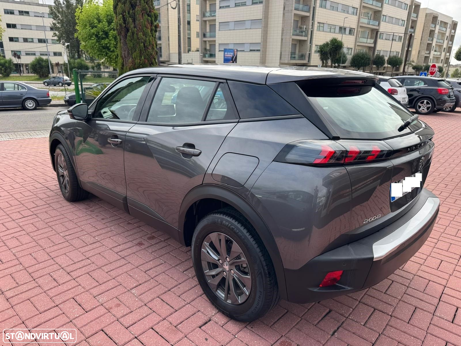 Peugeot 2008 1.2 PureTech Active - 4