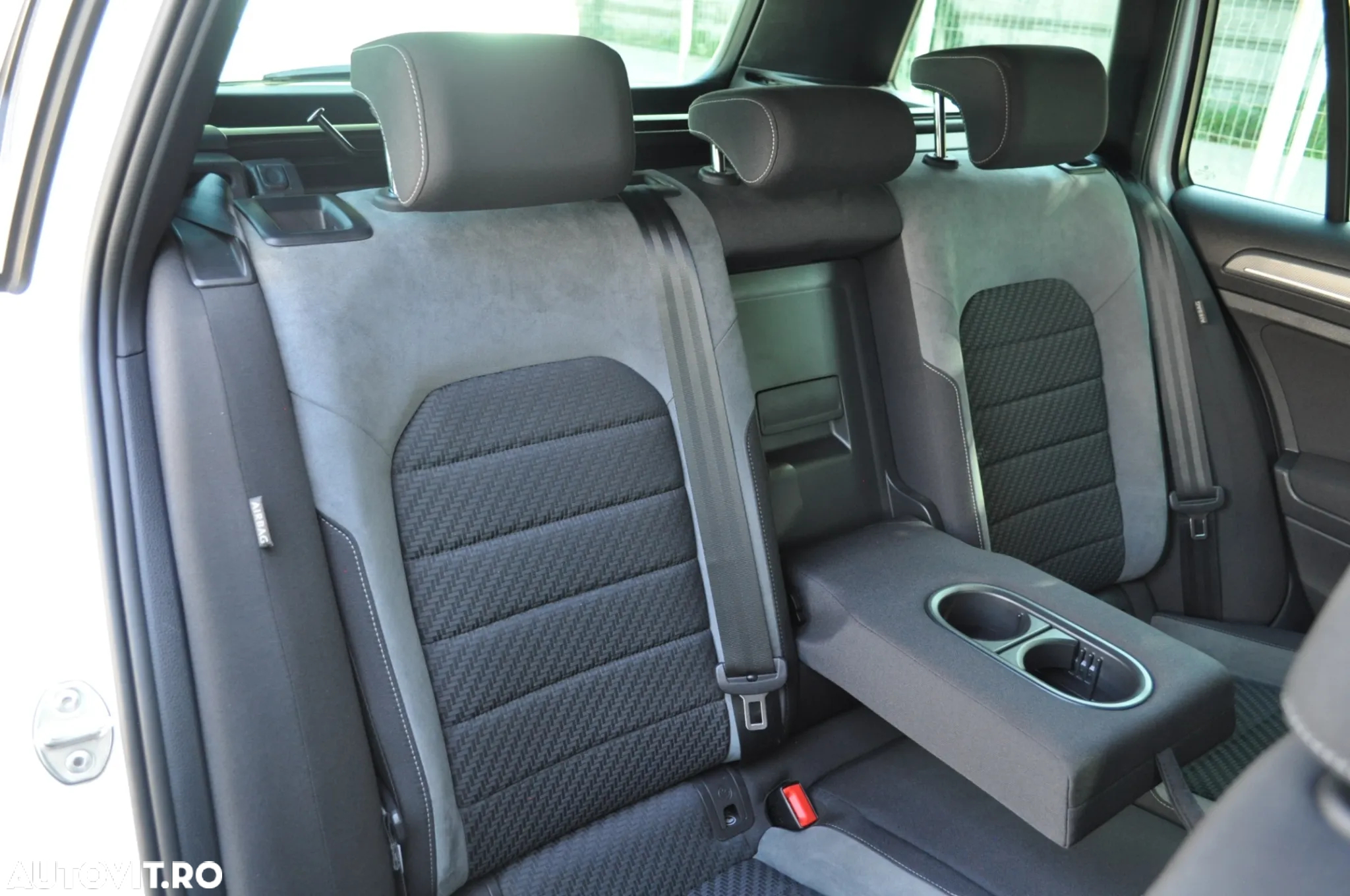 Volkswagen Golf 2.0 TDI DSG R-Line - 36