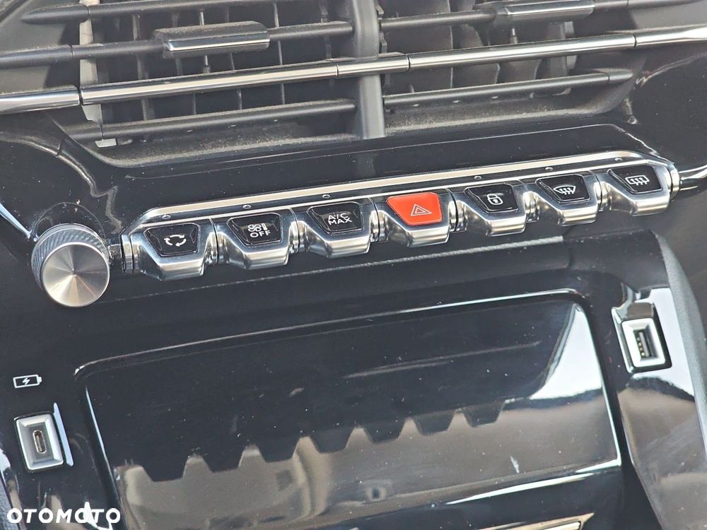 Peugeot 2008 - 25