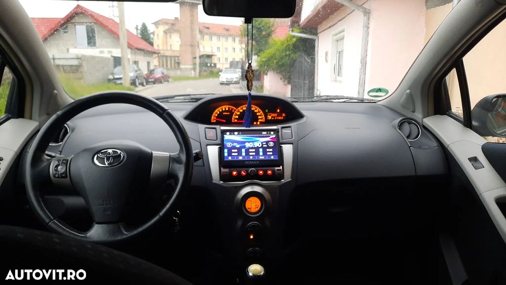 Toyota Yaris 1.3 Terra - 12